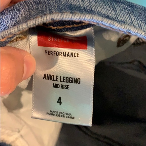 Express Distressed Jeans - Picture 3 of 4